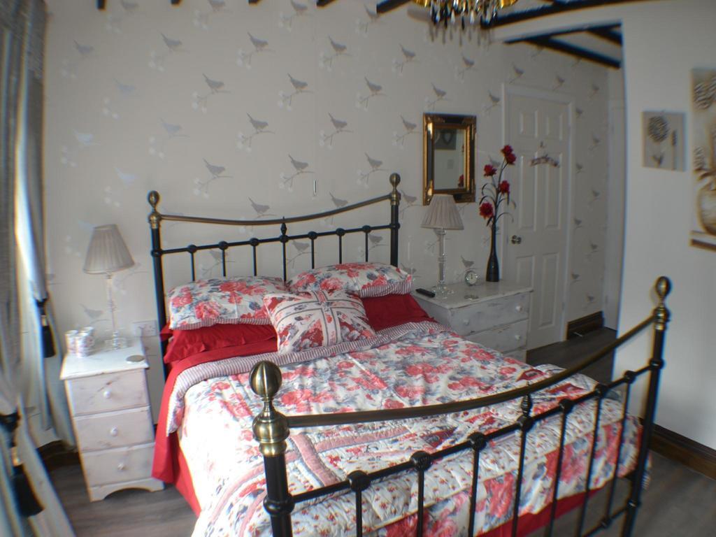 La Gallerie Bed & Breakfast Combe Martin Room photo