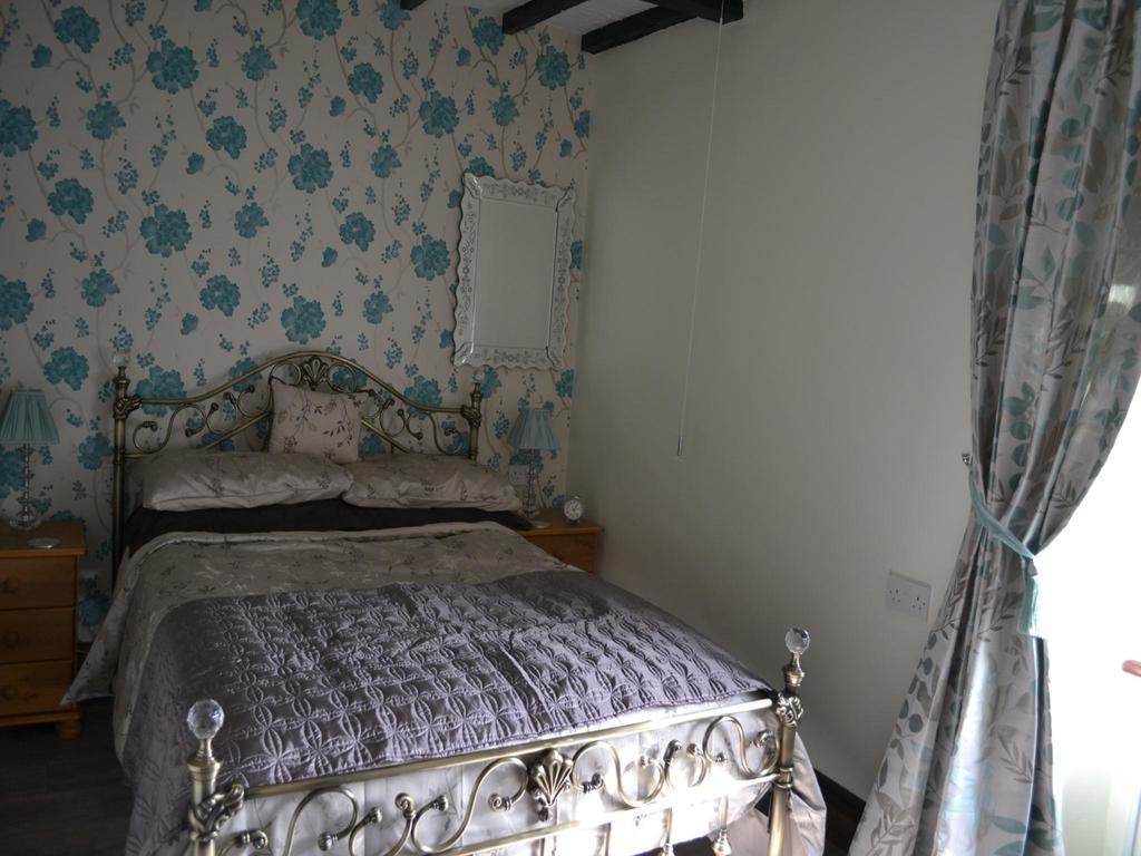 La Gallerie Bed & Breakfast Combe Martin Room photo